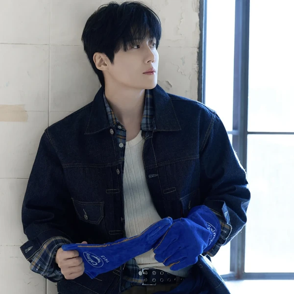 Today’s standout profile photo of Kim Seonho on Choeaedol Celeb