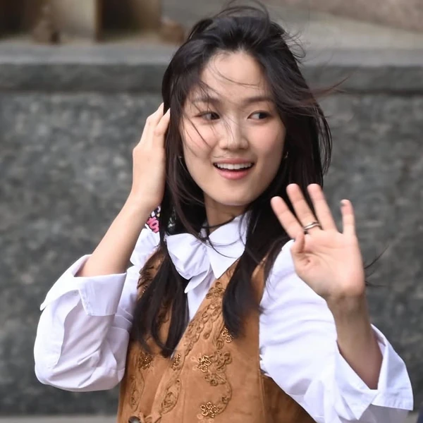 Popular photo full of fans’ love for Kim Hyeyoon