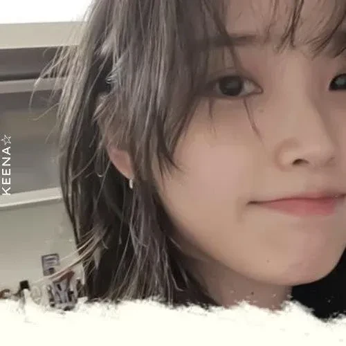 Foto populer IU yang penuh cinta dari penggemar