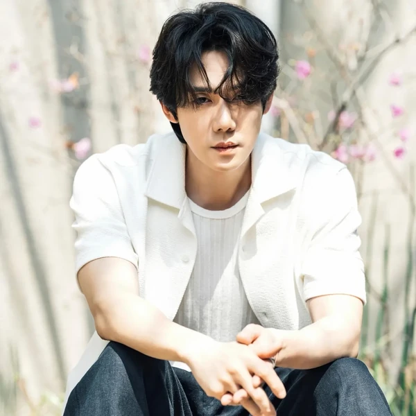 The most loved look of Yoo Yeonseok today