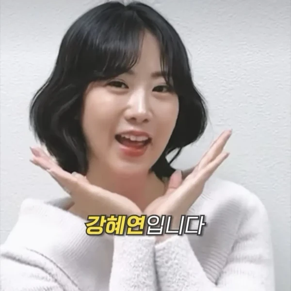 Popular photo full of fans’ love for Kang Hyeyeon