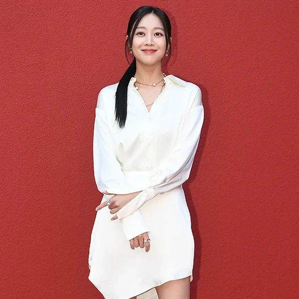 The most loved look of Cho Boah today