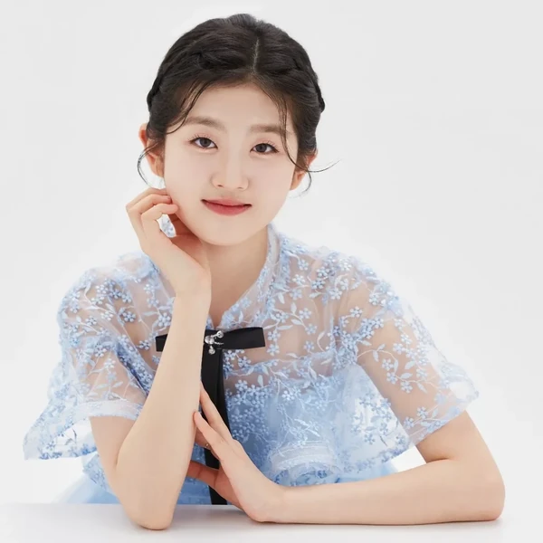 The most loved look of Yoon Yoonseo today