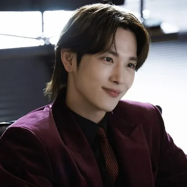 The most loved look of Yim Siwan today