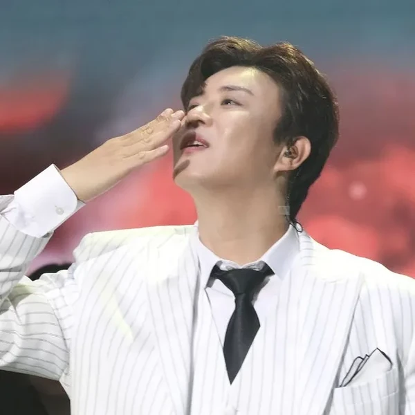 The most loved look of Jin Haesung today