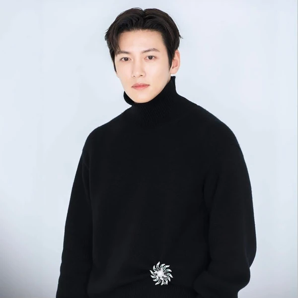 Popular photo full of fans’ love for Ji Changwook