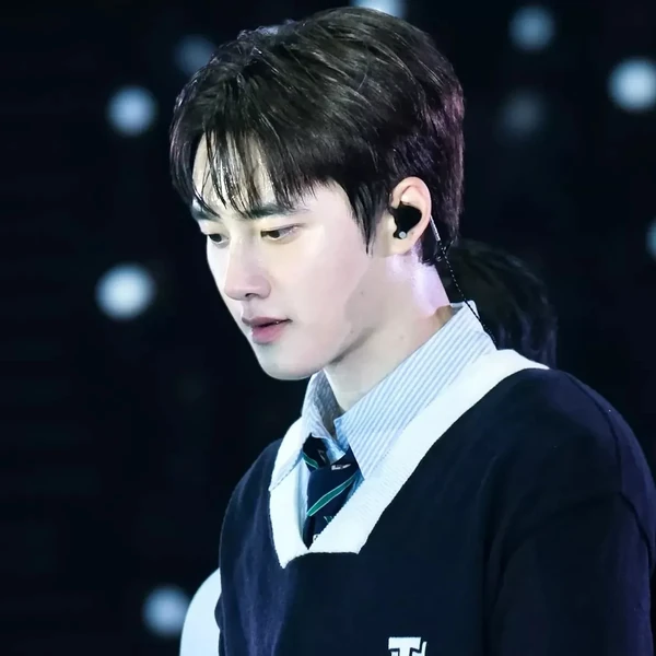 Foto populer Doh Kyungsoo (D.O.) yang penuh cinta dari penggemar