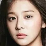 The most loved look of Seol Inah today