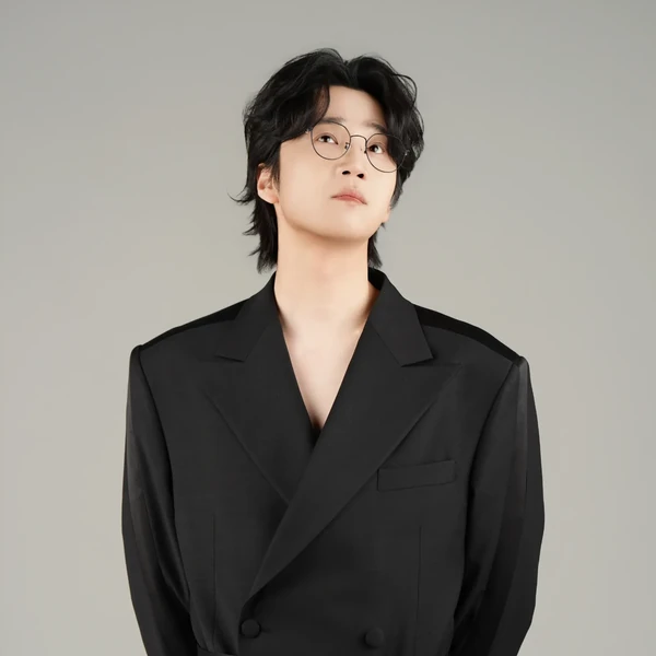 The most loved look of Park Jihoo (Mr. Trot 3) today