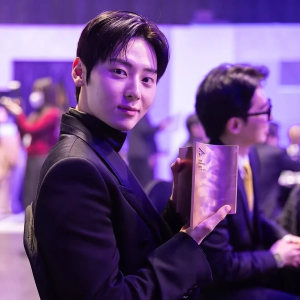 Top moment of Hwang Minhyun chosen by fans