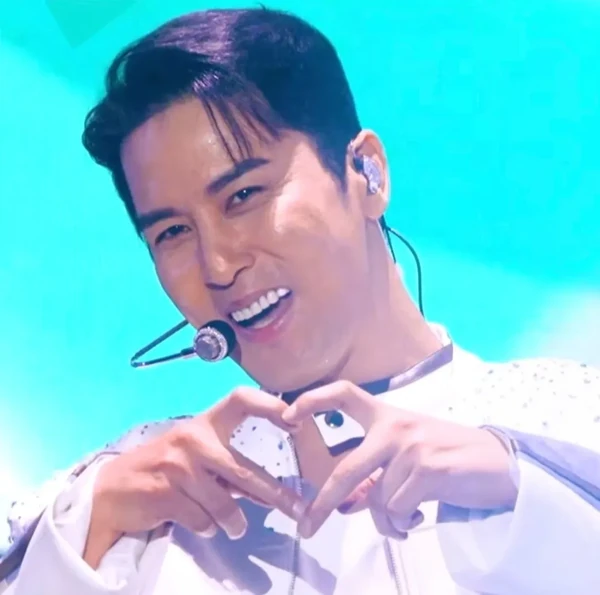 Foto populer Jang Minho yang penuh cinta dari penggemar