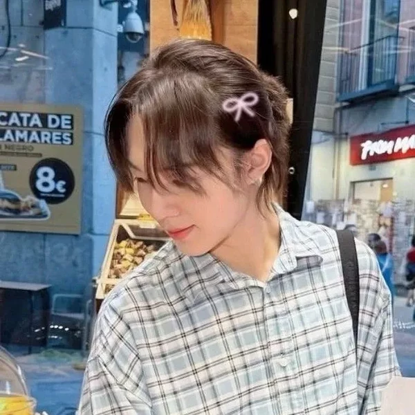 Popular photo full of fans’ love for NuNew