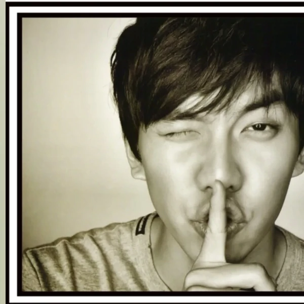 Popular photo full of fans’ love for Lee Seunggi