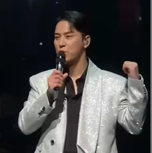 The most loved look of Jang Minho today