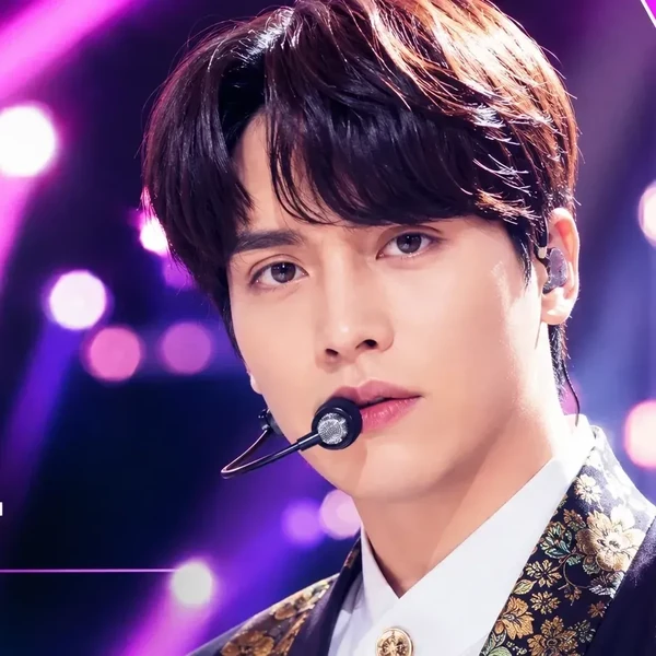 Popular photo full of fans’ love for Mooryong