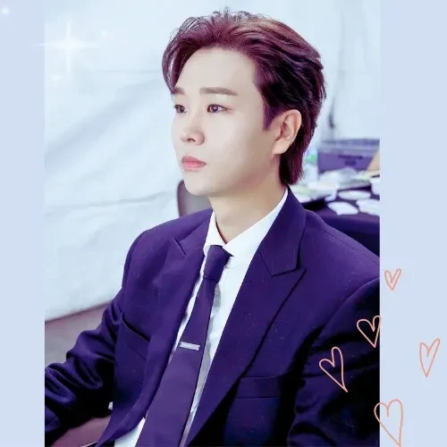 The most loved look of Song Minjun today