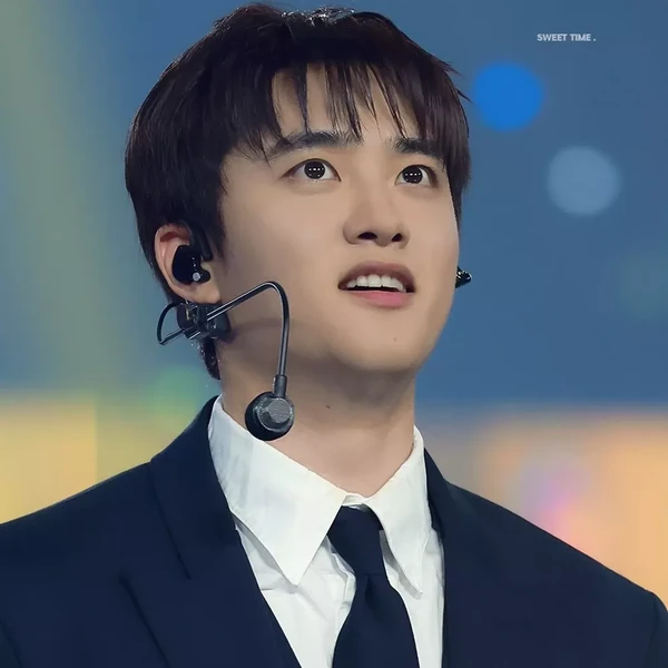Foto populer Doh Kyungsoo (D.O.) yang penuh cinta dari penggemar