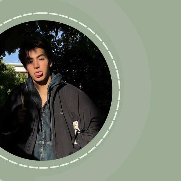 Popular photo full of fans’ love for Joong Archen Aydin