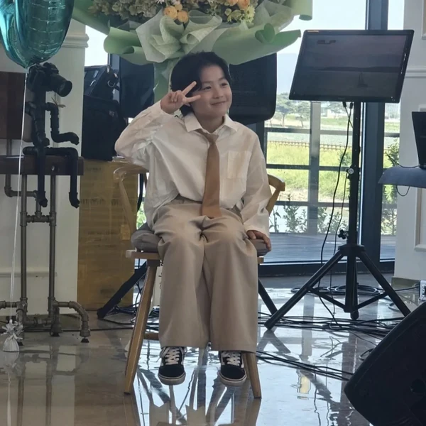 Popular photo full of fans’ love for You Jiwoo