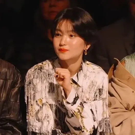 The most loved look of Kim Taeri today