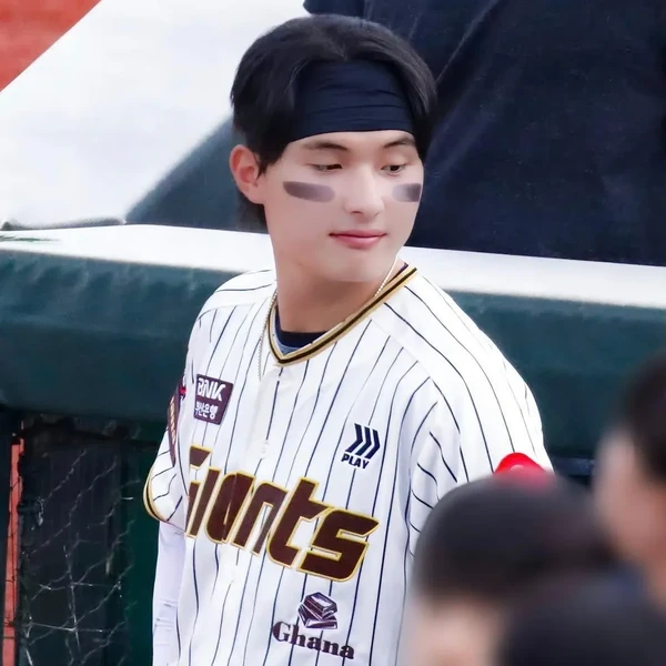 透過投票選出的Yoon Donghee人氣個人資料圖片