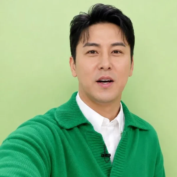 Foto populer Jang Minho yang penuh cinta dari penggemar
