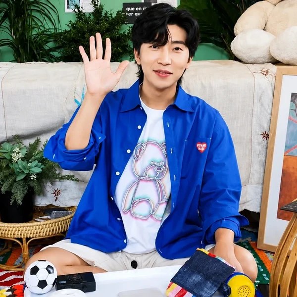 Popular photo full of fans’ love for Lim Youngwoong