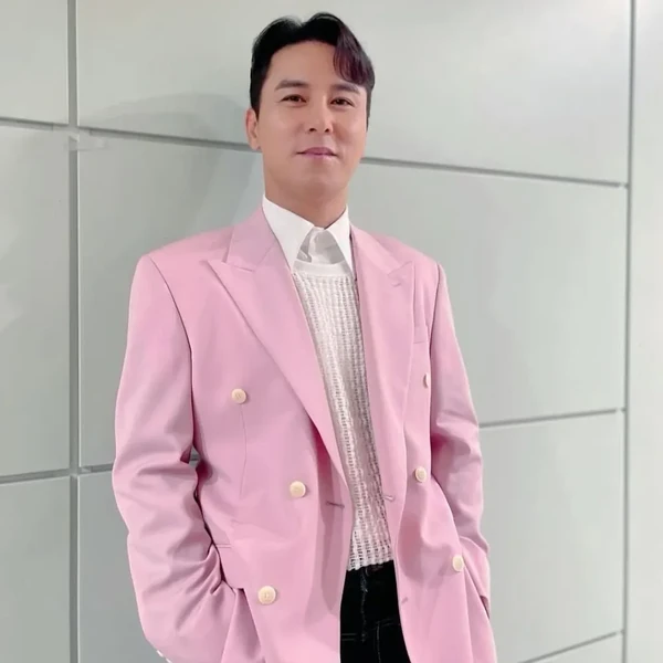 Foto populer Jang Minho yang penuh cinta dari penggemar
