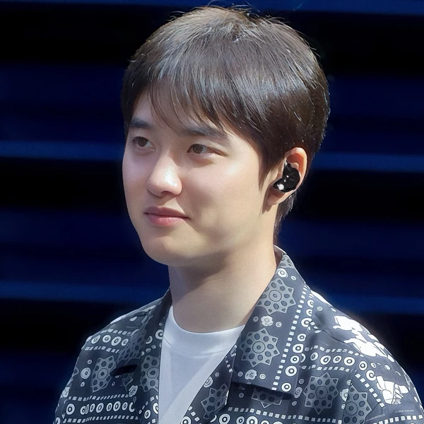 Foto populer Doh Kyungsoo (D.O.) yang penuh cinta dari penggemar