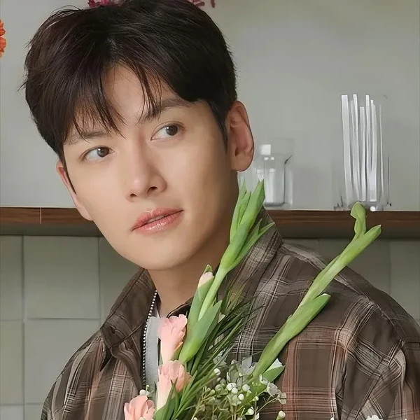 The most loved look of Ji Changwook today