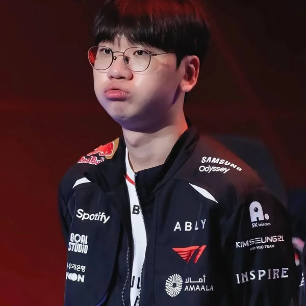 Popular photo full of fans’ love for Doran