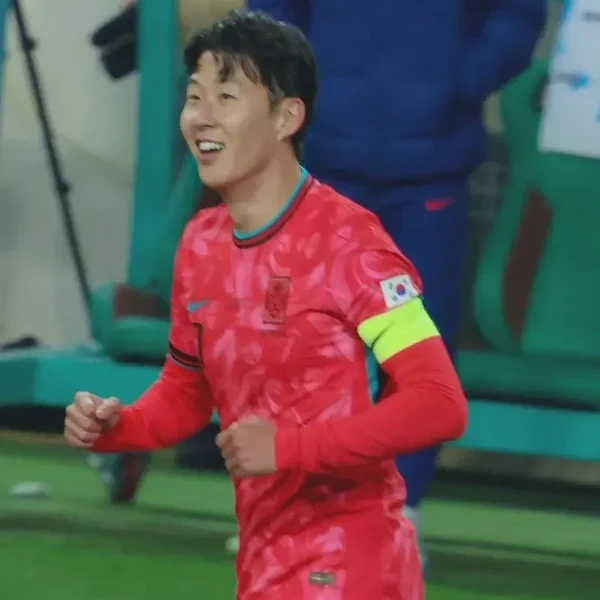 Postingan banner paling populer di komunitas Son Heungmin
