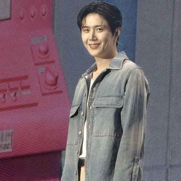 Top moment of Kim Seonho selected by the fandom