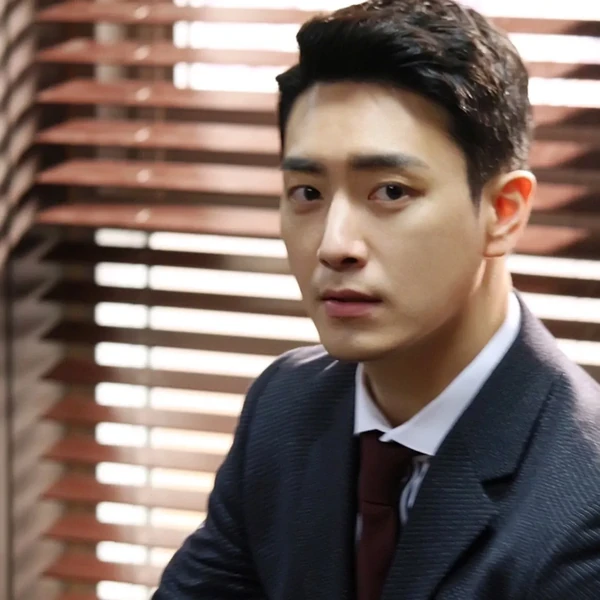 Popular photo full of fans’ love for Lee Joonhyuk