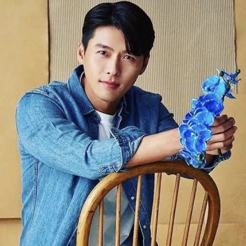 Popular photo full of fans’ love for Hyun Bin