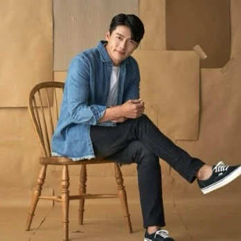 Popular photo full of fans’ love for Hyun Bin