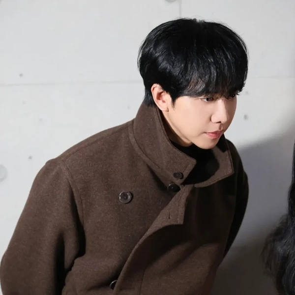 The most loved look of Lee Seunggi today
