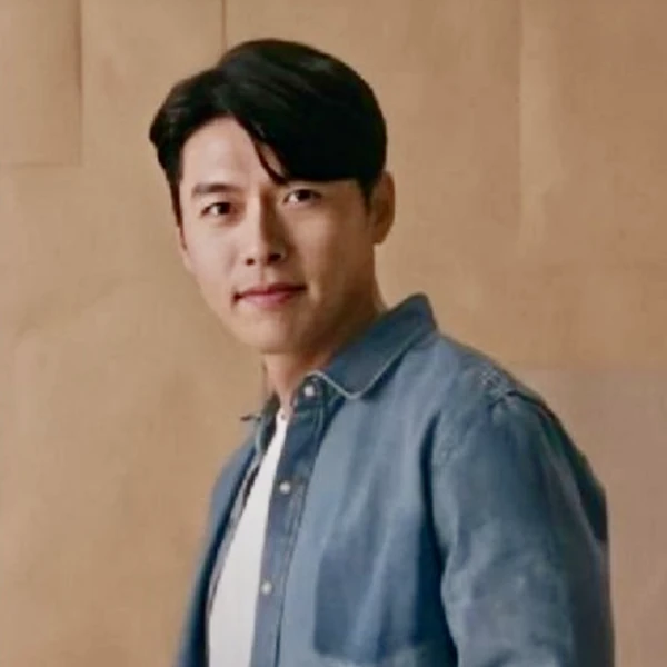 Popular photo full of fans’ love for Hyun Bin