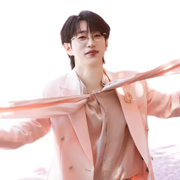 Popular photo full of fans’ love for An Sunghoon