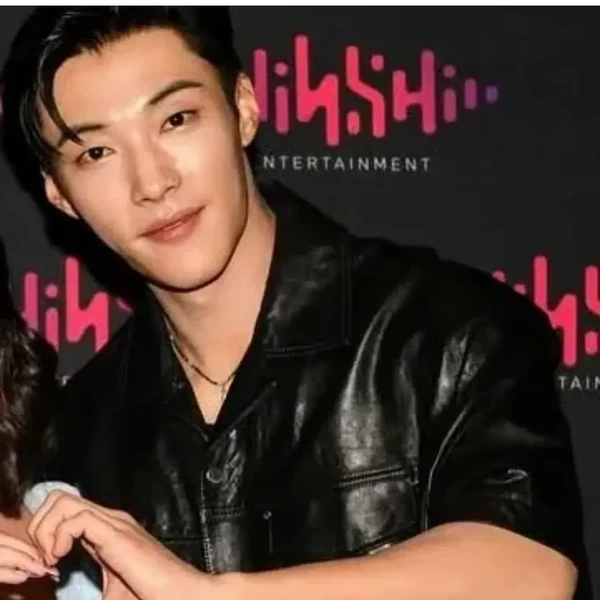 The most loved look of Woo Dohwan today