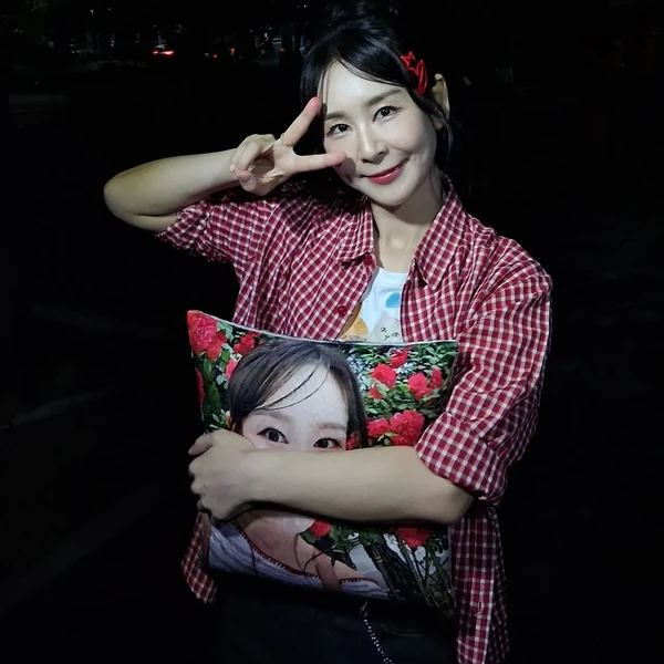 Popular photo full of fans’ love for Yun TaeHwa