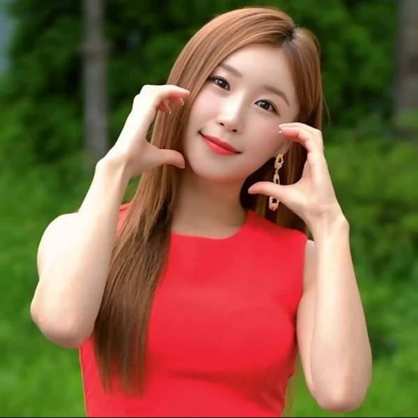 Popular photo full of fans’ love for Lee Sona