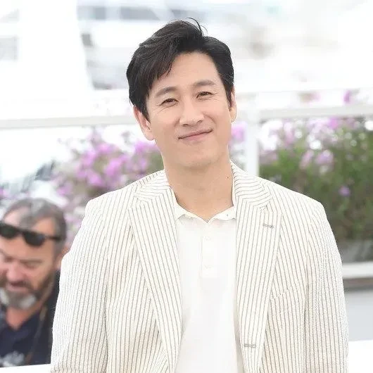 Top moment of Lee Sunkyun chosen by fans