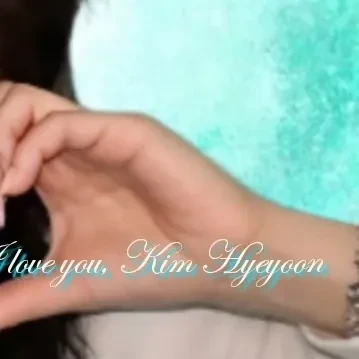 The most loved look of Kim Hyeyoon today
