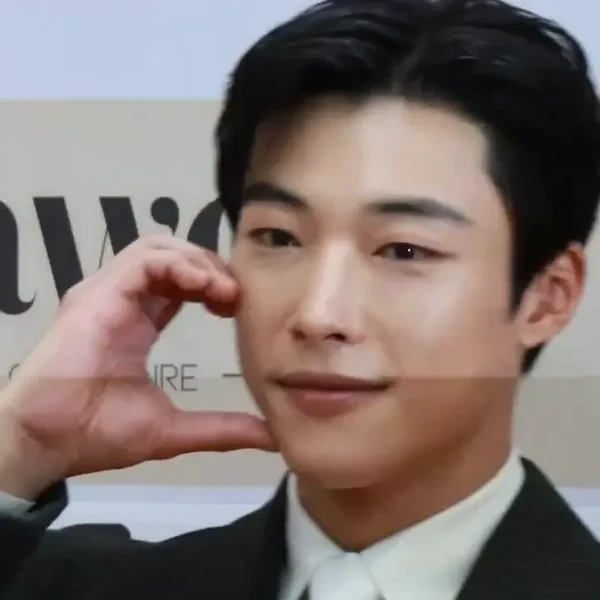 우도환 팬심 가득한 인기 사진