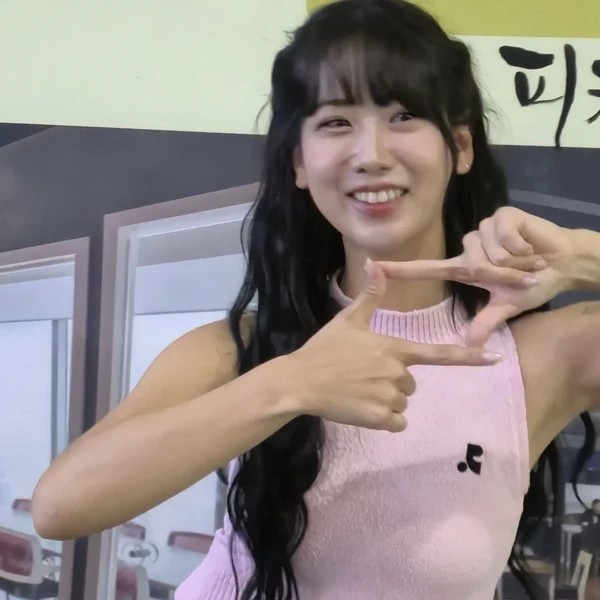 Popular photo full of fans’ love for Kang Hyeyeon