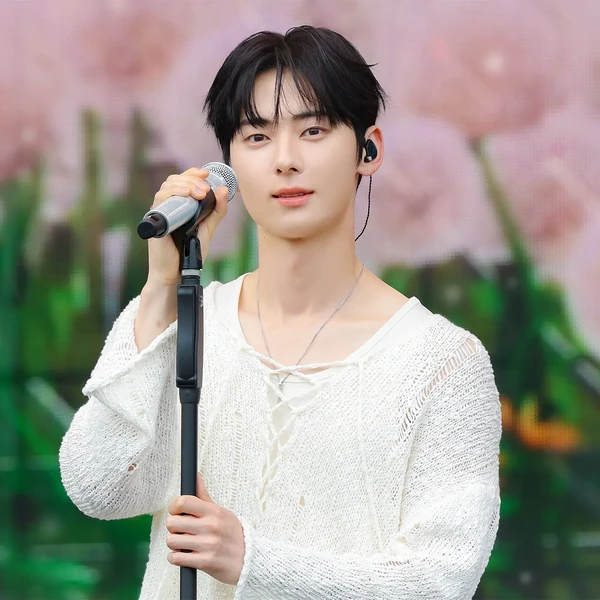 Top moment of Hwang Minhyun chosen by fans