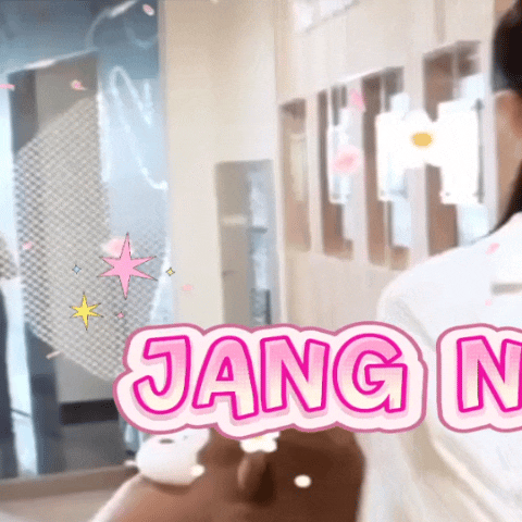 Popular photo full of fans’ love for Jang Nara