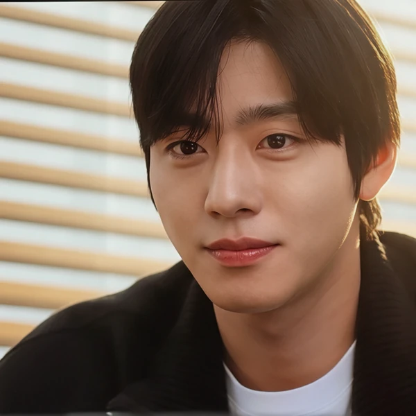 The most loved look of Ahn Hyoseop today