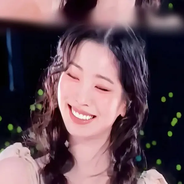 The most loved look of Dahyun today
